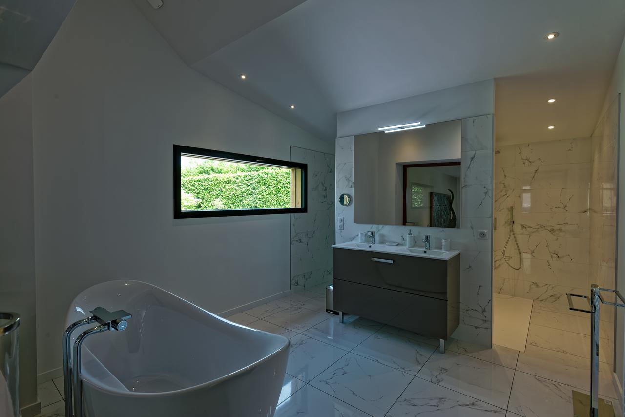 Manoir Des Logis Bed & Breakfast Yvre-l'Eveque Exterior photo